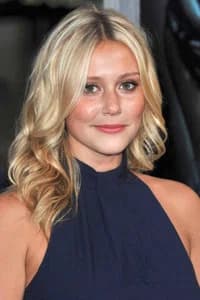 Julianna Guill photo