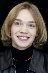 Charlie Plummer photo