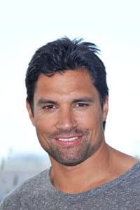 Manu Bennett photo