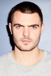 Alex Roe photo
